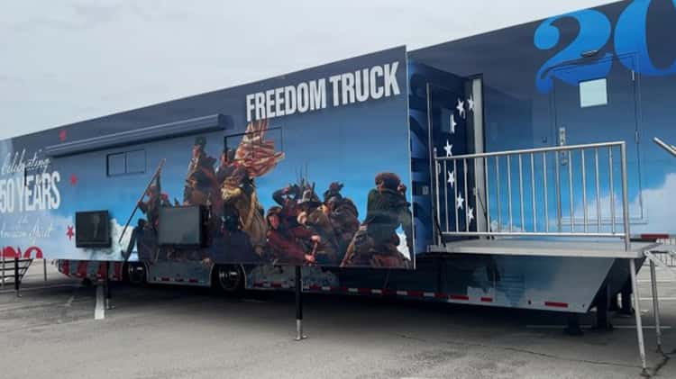 Artnet: Trump Launches Traveling "Freedom Truck" Exhibition
